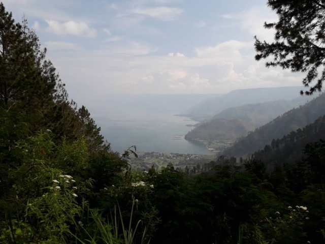 Blog01-Lake  Toba from  afar.jpg
